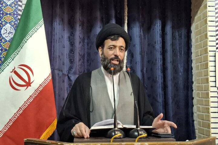 امام جمعه محمودآباد: تروریستی خواندن سپاه اقدامی غیرمنطقی و خصمانه است