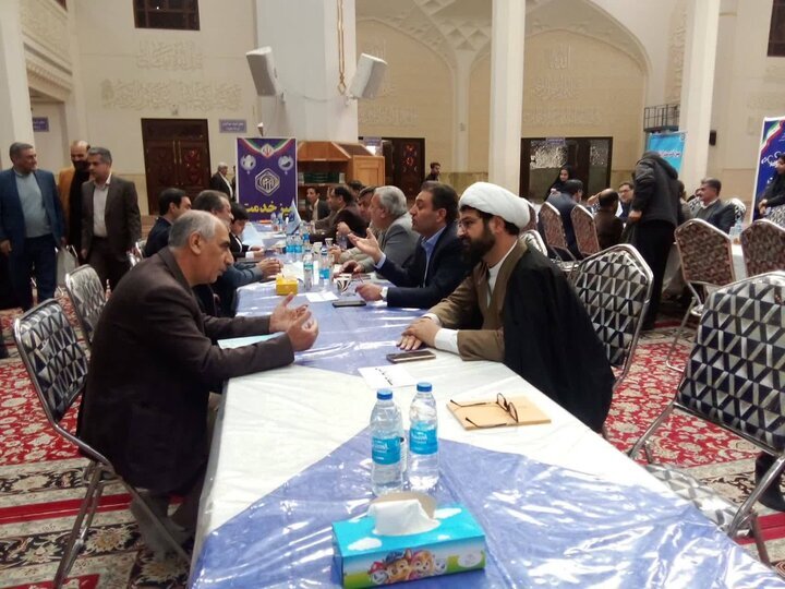 برپایی میز خدمت تبلیغات اسلامی فارس در حرم شاهچراغ(ع)