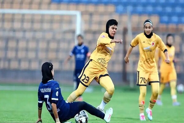 پرسپولیس به دنبال انتقام از خاتون/ گل‌گهر همچنان در تعقیب صدر