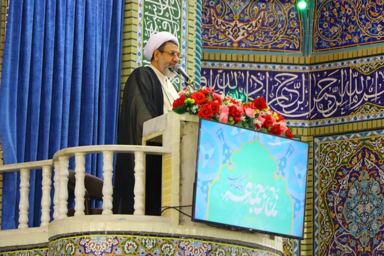 امام جمعه کرمان: ولایت فقیه، کشور را از سختیها عبور میدهد /انقلاب اسلامی راه خود را ادامه خواهد داد