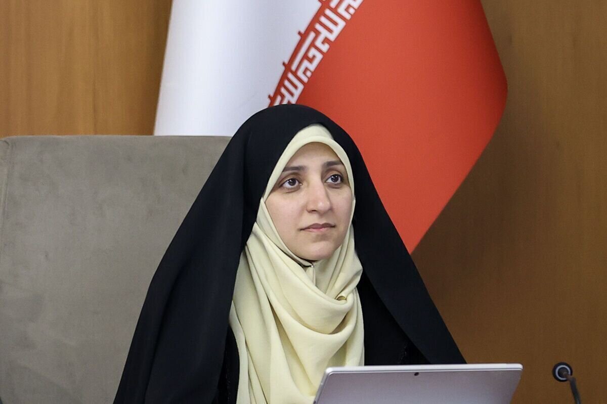 بهروز آذر: رسیدگی به وضعیت زنان بازداشت‌شده از جمله پیگیری‌های دولت است