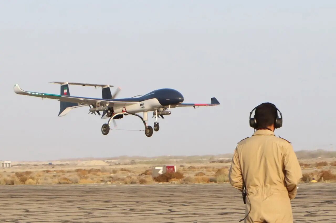 پهپاد کمان ۱۲ ارتش مجهز به غلاف جنگ الکترونیک +عکس