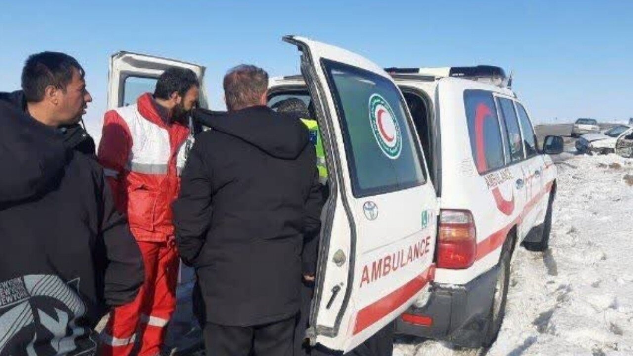 عملیات امدادی هلال احمر در ۱۴ استان کشور همزمان با بارش برف و باران