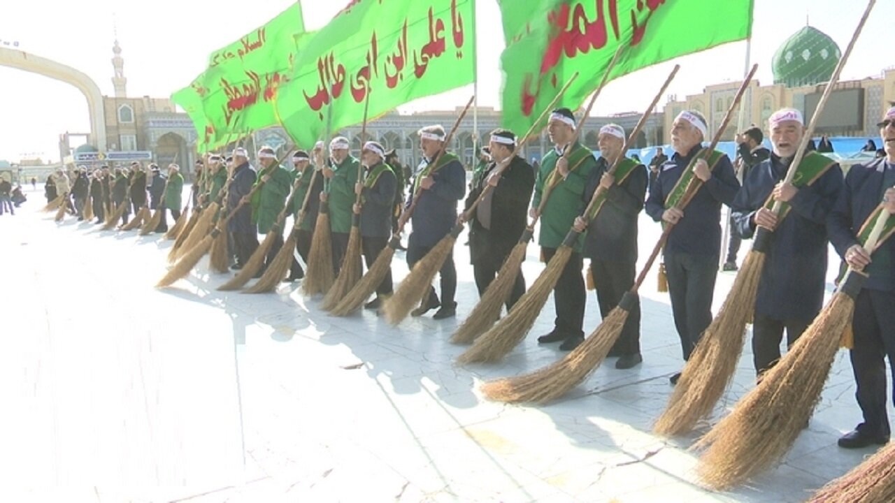 مسجد مقدس جمکران با آیین جاروکشی آماده پذیرایی از زائران شد