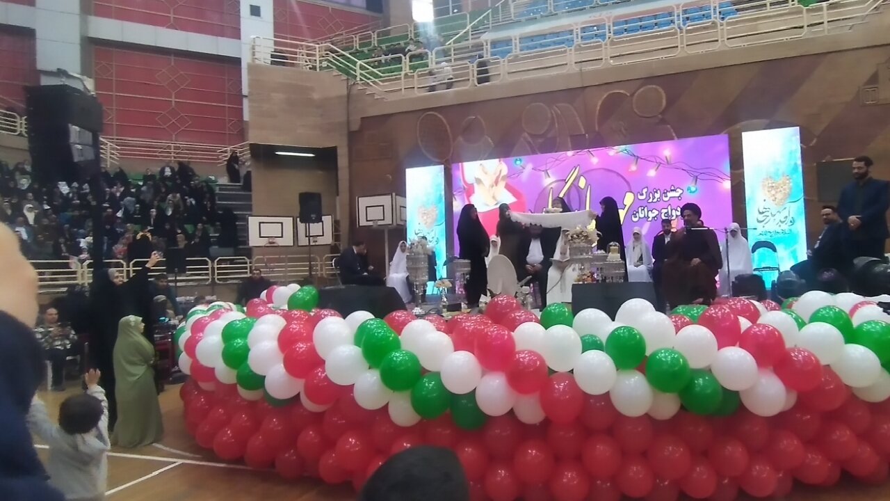 جشن خانوادگی بیعت با ولایت در رشت + فیلم و تصاویر