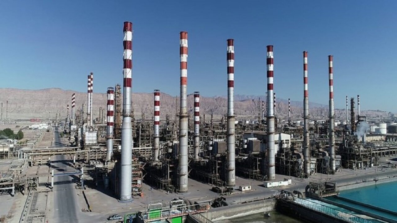 جلوگیری از خروج ۱۵۰ میلیون دلار ارز با تولید داخلی کاتالیست بنزین در پالایشگاه بندرعباس