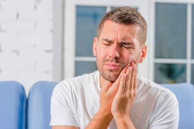 صدا دادن فک چقدر خطرناک است؟ چطور درمان کنیم؟