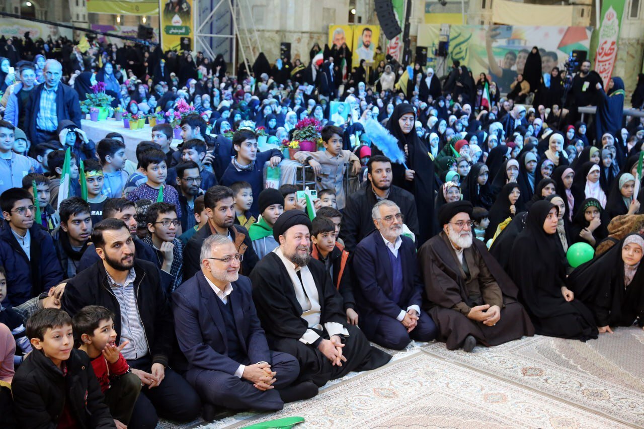 خبر نسل چهارم، پای کار انقلاب