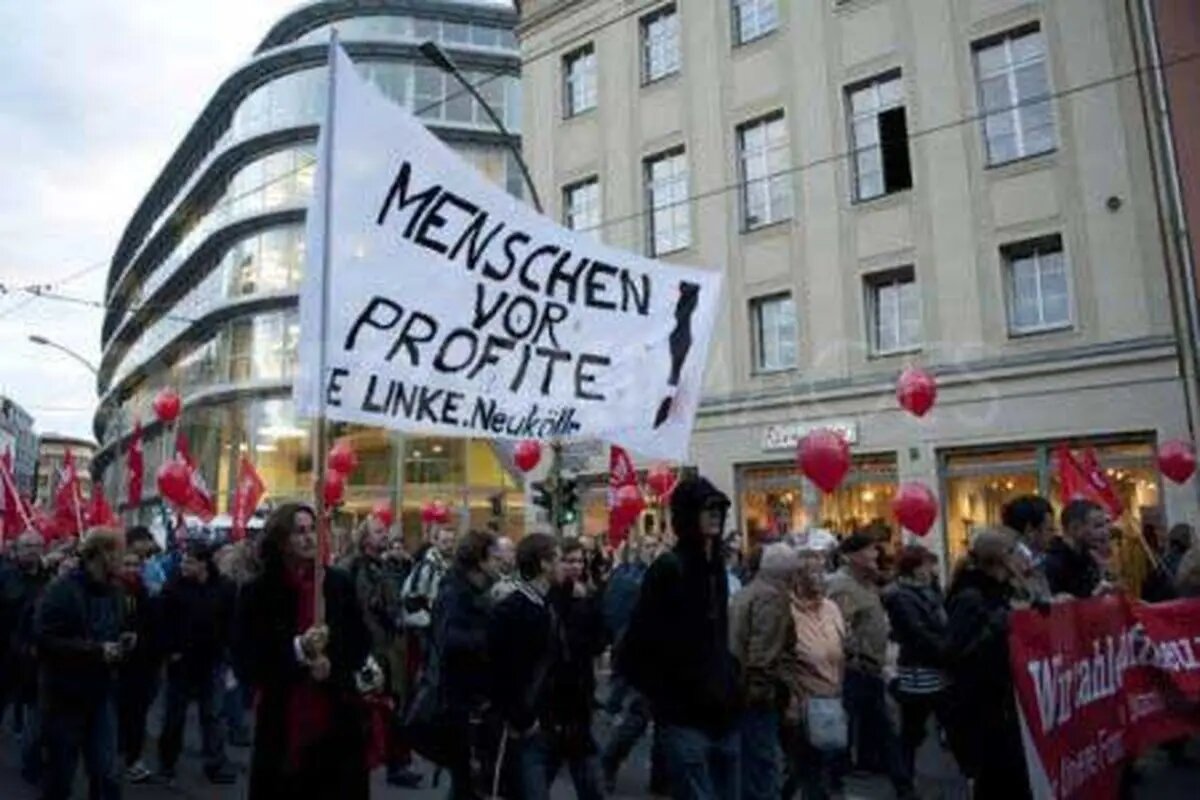 اعتصاب تاریخی معلمان آلمان/ کارگران آموزش و پرورش برای شرایط بهتر به خیابان‌ها آمدند