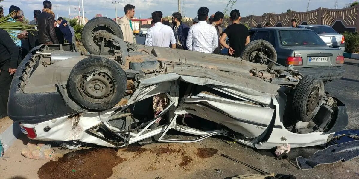 یک کشته و 2 مصدوم در پی واژگونی پراید در خروجی شهر اراک