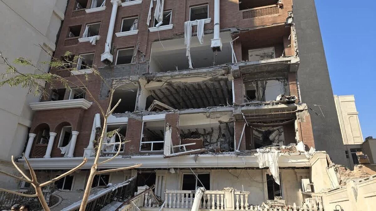 این ساختمان را حادثه انفجار در بندرعباس به این روز انداخت