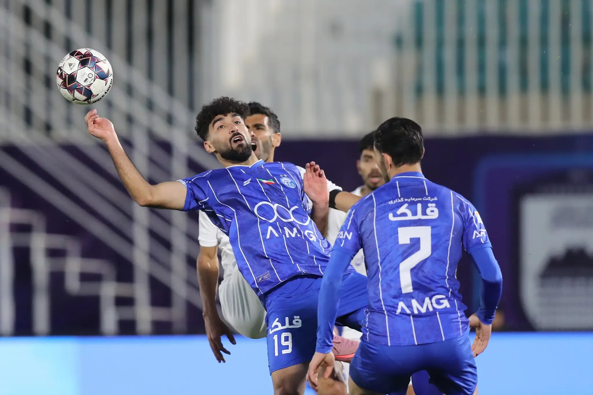 گره کور در صدر جدول لیگ برتر