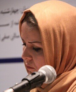 شاعران آینه جامعه هستند