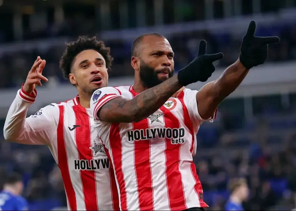 بزرگ‌ترین رقیب هالند تمدید کرد