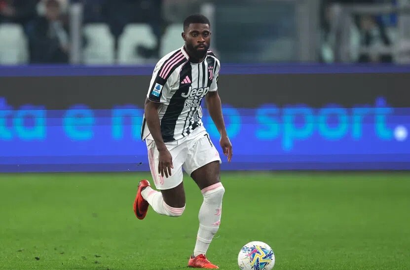 غذا نمی‌خوردم و 2 ماه در خانه بودم، یوونتوس نجاتم داد!