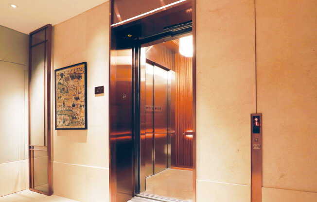 سریعترین تاکسیدیواری عمودی!