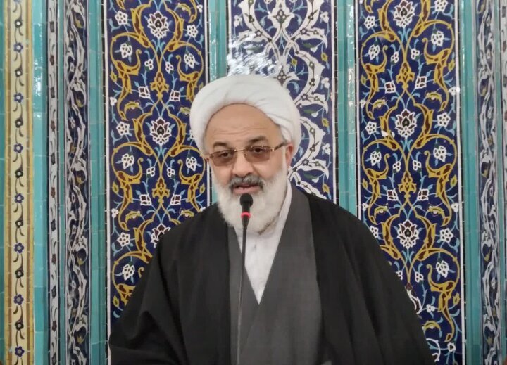 امام جمعه آرادان: مردم در ۲۲ بهمن دشمن را ناامید کردند