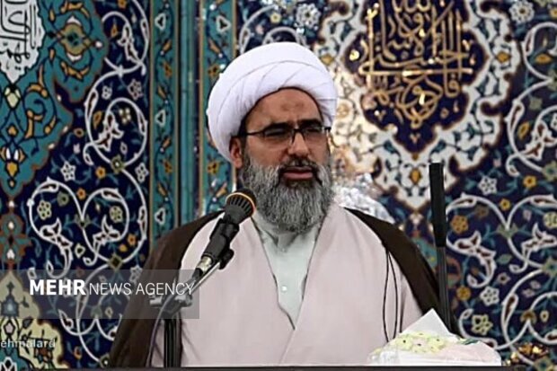امام جمعه ملارد: انسجام ملی مانع اقدامات دشمن میشود