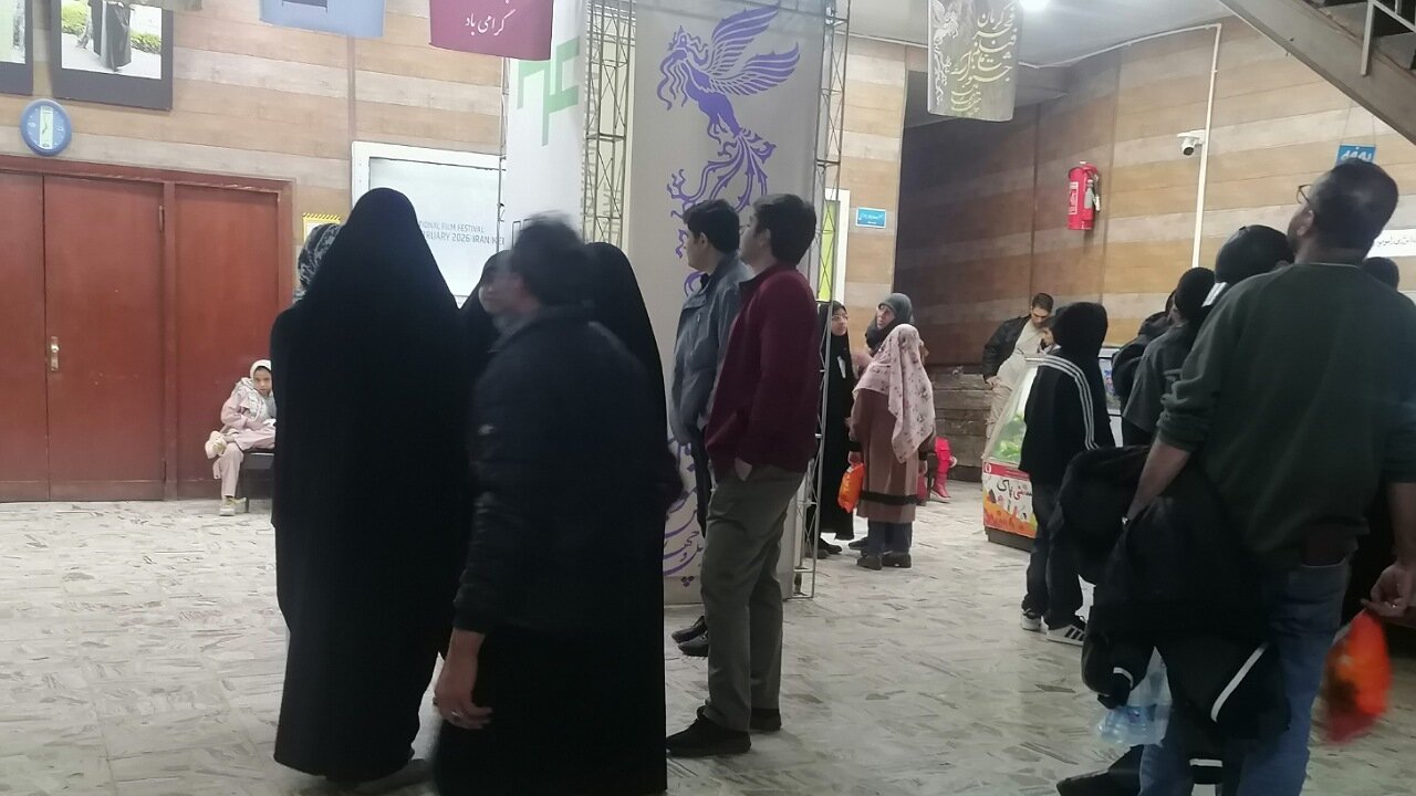 کوچ کرمانیها، نیم شب تهران در صدر فیلمهای فجر/پردیس سینمایی نیاز سینمادوستان کرمانی
