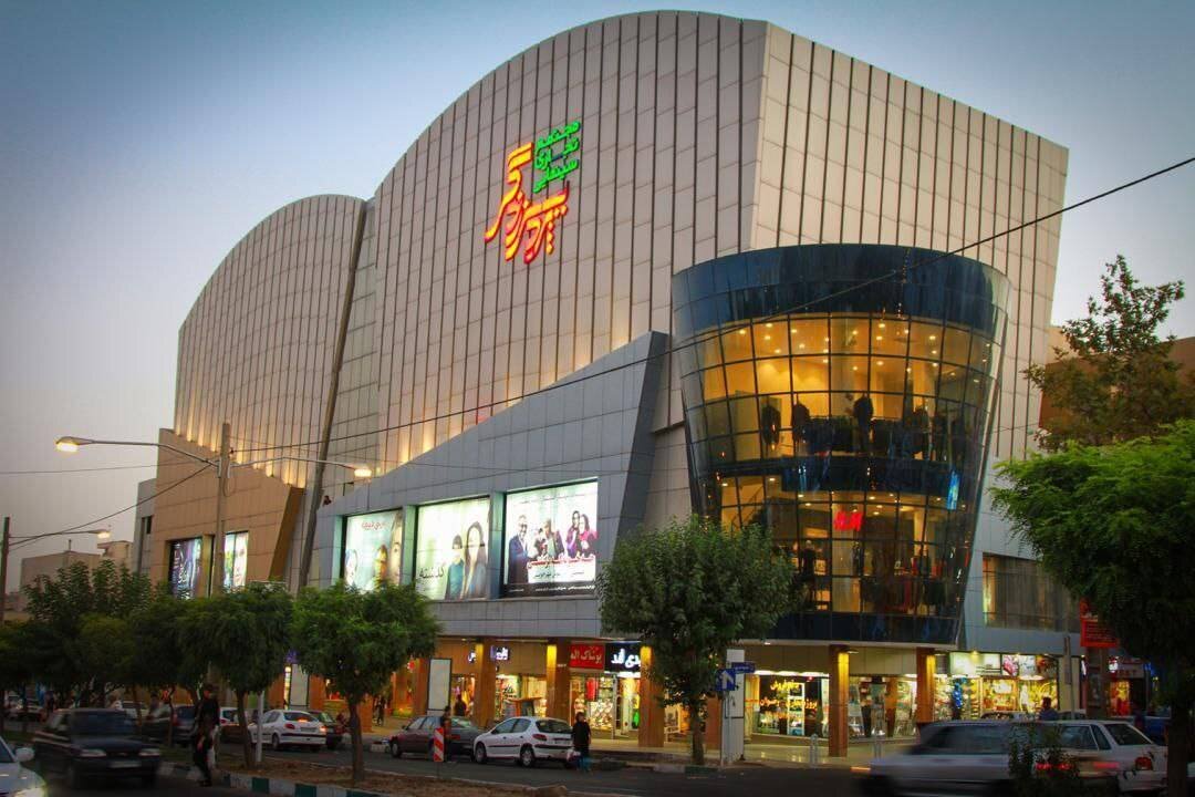 کوچ کرمانیها، نیم شب تهران در صدر فیلمهای فجر/پردیس سینمایی نیاز سینمادوستان کرمانی