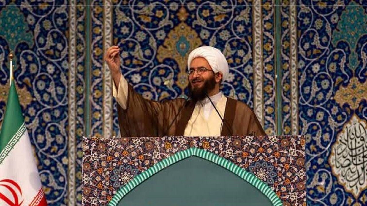 ماه رمضان «کارگاه عملی تربیت انسان مؤمن» است