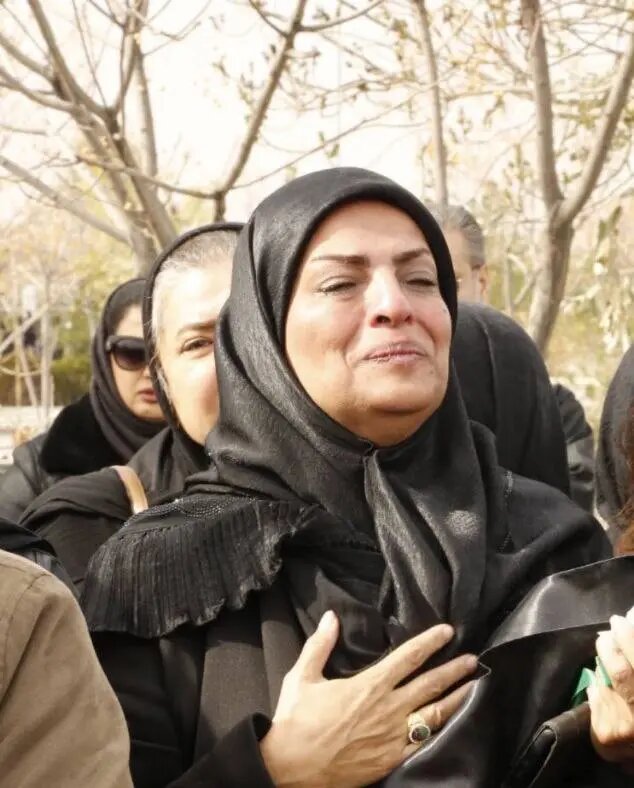 چهره اشکبار بازیگر یوسف پیامبر در یک مراسم ختم