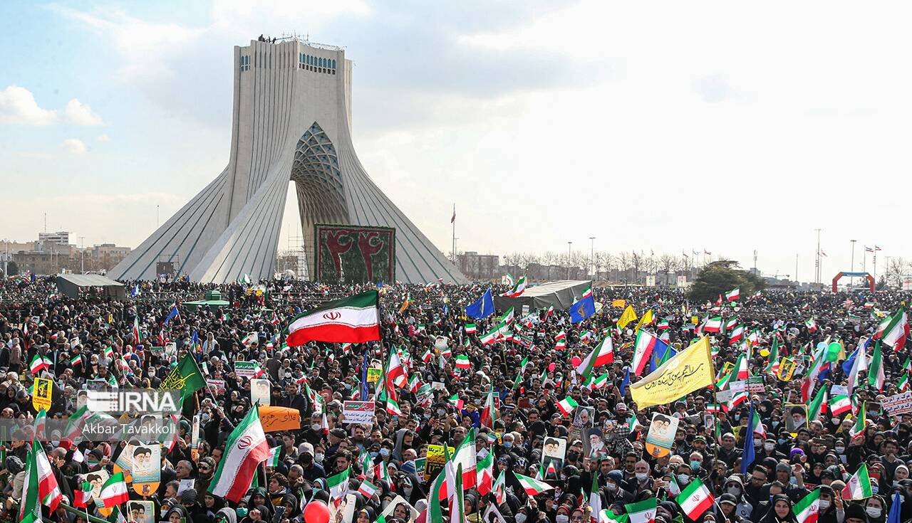 کیهان گزارش داد: روایت صهیونیست‌ها و مزدورانشان از «راهپیمایی انبوه» ملت ایران