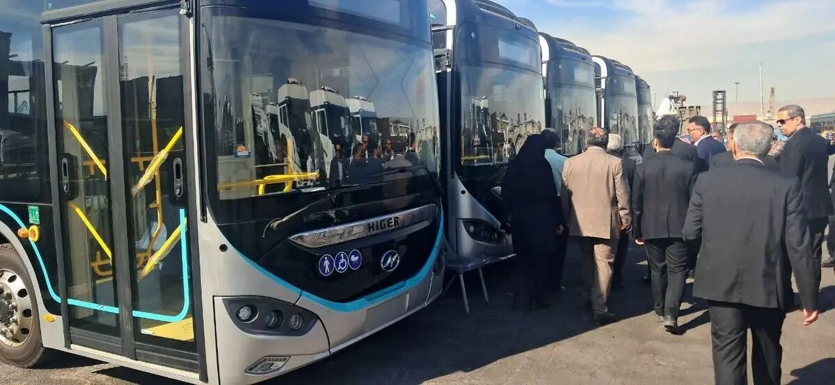 سری دوم از اتوبوس‌های برقی شهرداری تهران از بندر شهید رجایی ترخیص شد