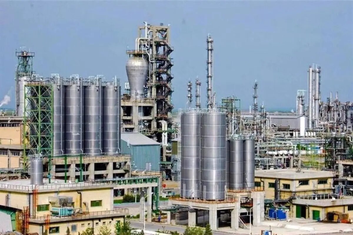 اعتصاب غذای کارکنان پتروشیمی غدیر/ به انتقال اجباری و کاهش حقوق معترضیم