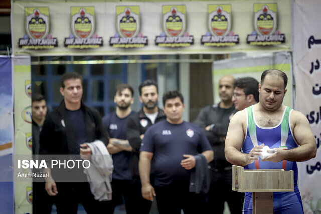 از عملکرد تیم حفاری در لیگ برتر راضی‌ام/ هدف ما پشتوانه‌سازی برای تیم‌ملی وزنه‌برداری است