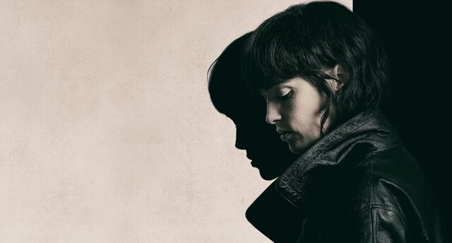 ۱۸ دوبلور «او در تاریکی قدم برمی دارد» را به فارسی برگرداندند