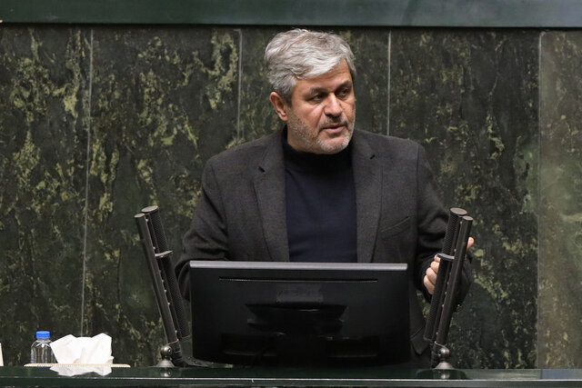 تاجگردون: افزایش سقف انتشار اوراق بدهی سال‌های آینده دولت را سنگین‌تر می‌کند