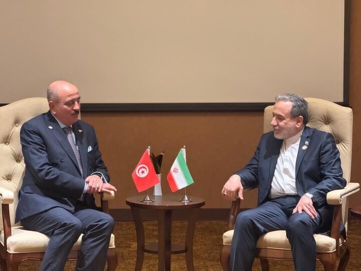 وزیر خارجه تونس سالگرد پیروزی انقلاب اسلامی را به عراقچی تبریک گفت