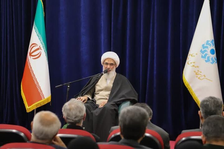 امام جمعه بوشهر: شخصیتهایی اثرگذار انقلابی معرفی شوند