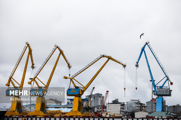 ظرفیت ناوگان ایران در دریای خزر به ۱۵۰ هزار تن میرسد