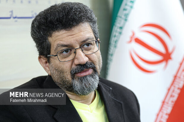 وام‌گیری ادبیات ایران از تفکر چپ/ جریان «ادبیات انقلاب» زنده نیست