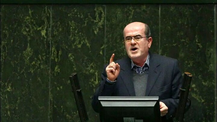 لاهوتی: معافیت‌های مالیاتی سال ۱۴۰۵ به‌نفع حقوق‌بگیران است