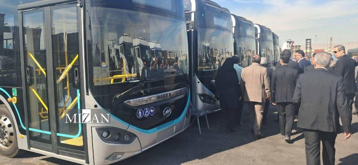 سری دوم از اتوبوسهای برقی شهرداری تهران با اقدام دستگاه قضایی از بندر شهید رجایی ترخیص شد