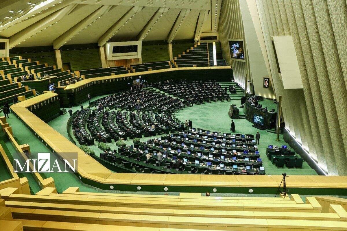 قالیباف: کجا نوشته شده حقوق طی سال فقط یک بار افزایش پیدا کند