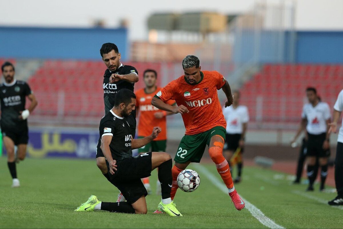 شروع انفجاری مس رفسنجان برابر پیکان/ گل سریع و کارت قرمز در نیمه اول+ فیلم