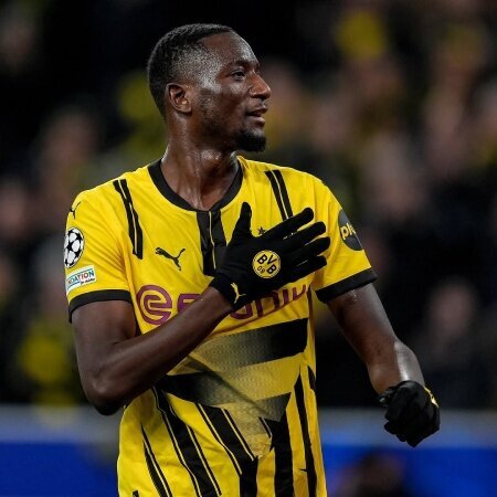 توصیه جالب یوفا به عاشقان پلی‌استیشن؛ برد می‌خواهید، طارمی را بردارید