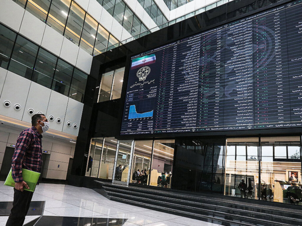 تالار شیشهای همچنان سرخپوش؛ ریزش ۱۰۴ هزار و ۲۳۸ واحدی شاخص کل