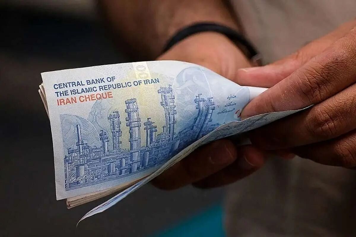 قدرت خرید کارکنان تقویت می‌شود| حقوق در دو مقطع سال ترمیم می‌شود