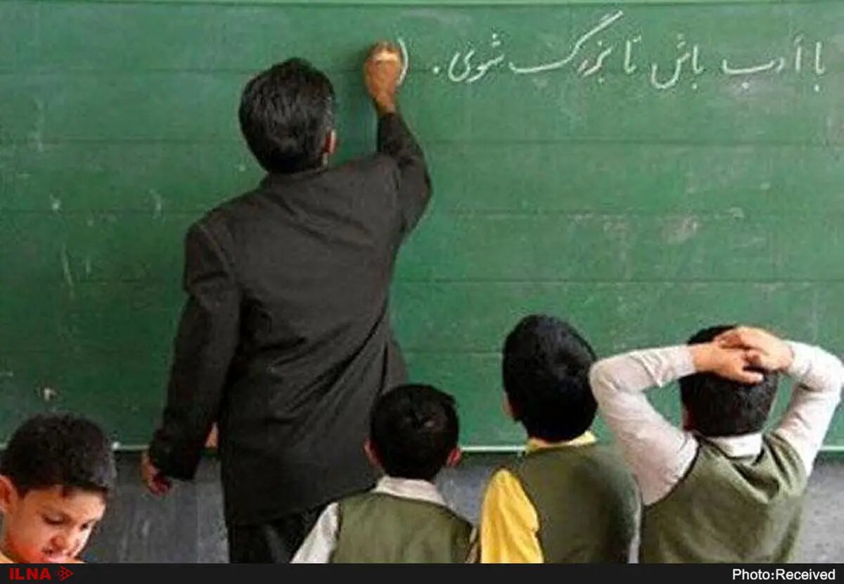 آزادی یک فعال صنفی معلمان با وثیقه