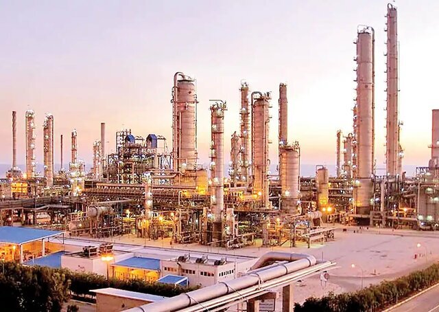 کمبود خوراک چالش اصلی توسعه صنعت پتروشیمی است