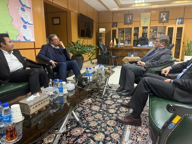 تأکید بر شتاب‌بخشی پروژه‌های ریلی آذربایجان‌غربی در نشست استاندار با مدیرعامل راه‌آهن