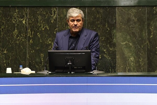 تاجگردون: ادعای گران کردن آرد یا گندم توسط مجلس صحیح نیست