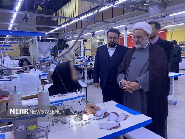 نجات یک کارخانه توسط قضا؛ بانوان سرپرست خانوار شاهرودی سر کار ماندند