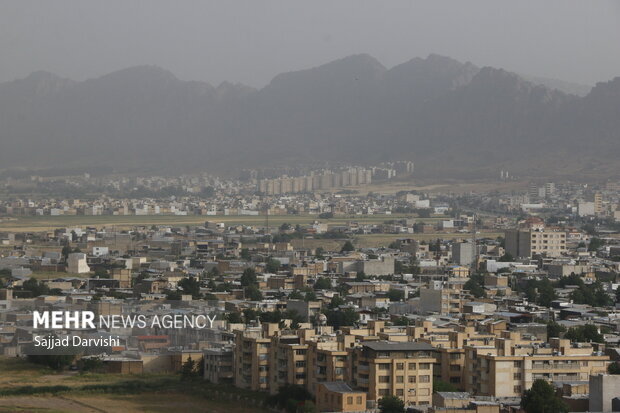 وقوع پدیده گردوغبار در آسمان لرستان
