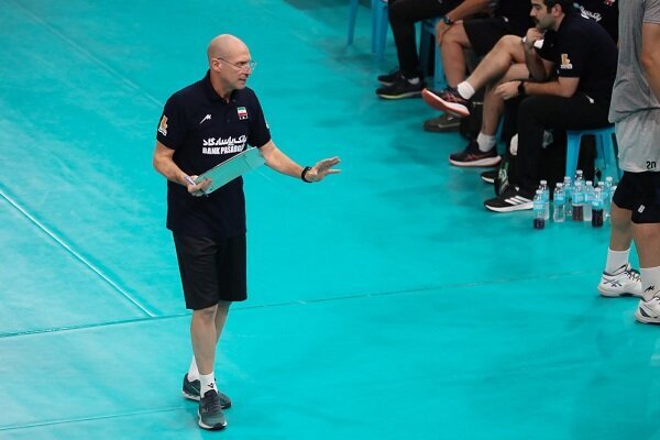 تقوی: اولویت فدراسیون والیبال حفظ پیاتزا است/ با موسوی جلسه میگذارم